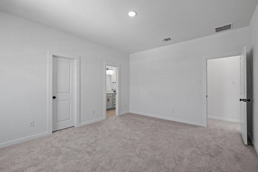 This bedroom has direct access to the private bathroom. This bedroom has direct access to the private bathroom.