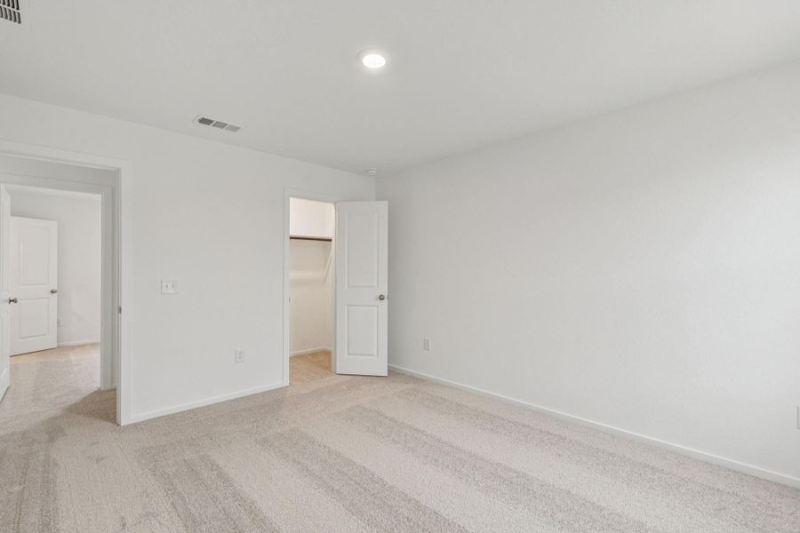 Spacious, unfurnished interior of a new home in Mavera, Conroe (Image 21).