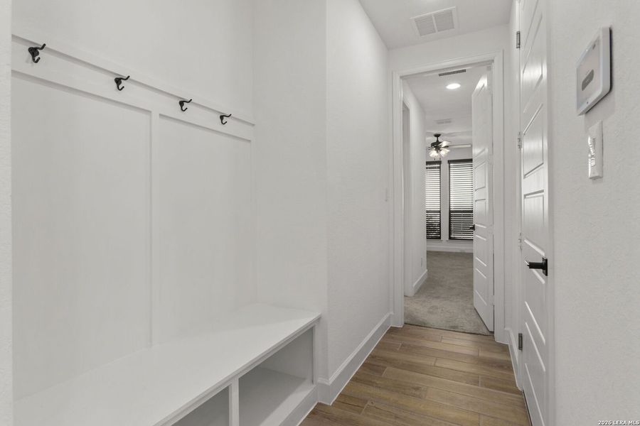 Spacious, unfurnished interior of a new home in Esperanza, Boerne (Image 51).