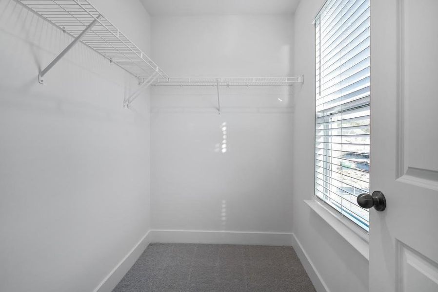 Spacious, unfurnished interior of a new home in Shadow Creek, Jackson (Image 26).