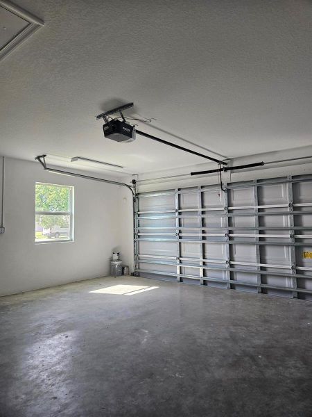 GARAGE GARAGE
