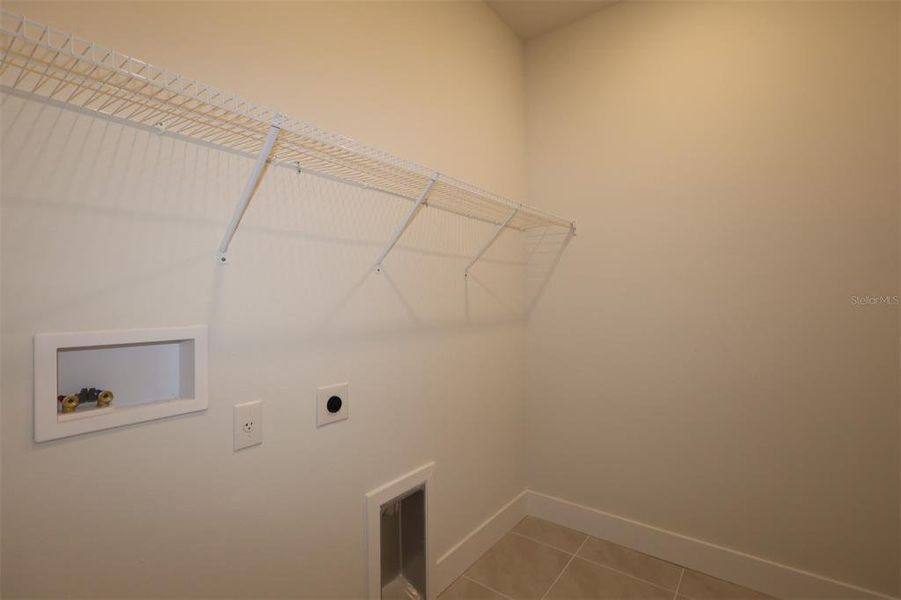 Spacious, unfurnished interior of a new home in The Peninsula at Rhodine Lake, Riverview (Image 17). Spacious, unfurnished interior of a new home in The Peninsula at Rhodine Lake, Riverview (Image 17).