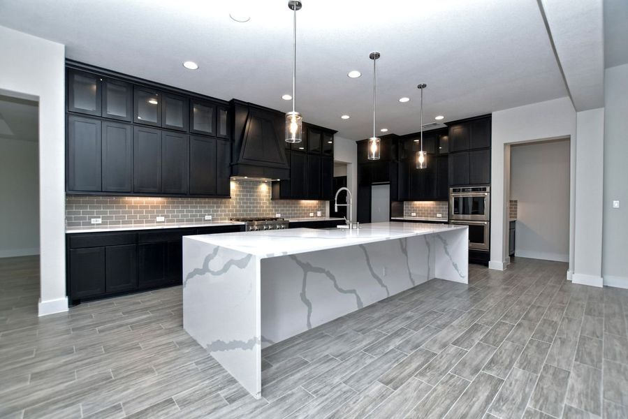 Representative furnished interior of a home built from the Avalon by Giddens Homes in Scofield Farms Estates, Georgetown (Image 19).
