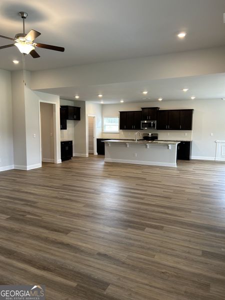Spacious, unfurnished interior of a new home in Barrington Place, Macon (Image 5).