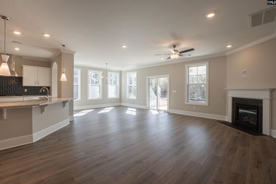 Spacious, unfurnished interior of a new home in The Cove, Sumter (Image 34).