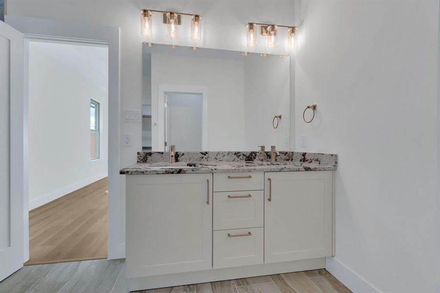 Furnished interior view inside a new home in , Grand Prairie (Image 9).