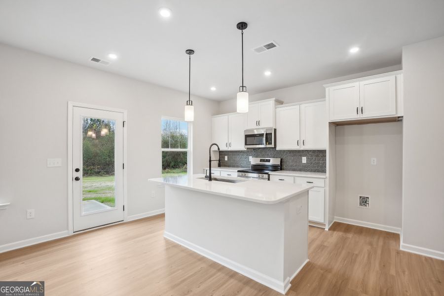 Furnished interior view inside a new home in Stonebridge North, Macon (Image 8).