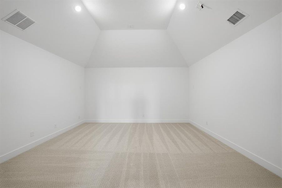 Spacious, unfurnished interior of a new home in , Prosper (Image 29).