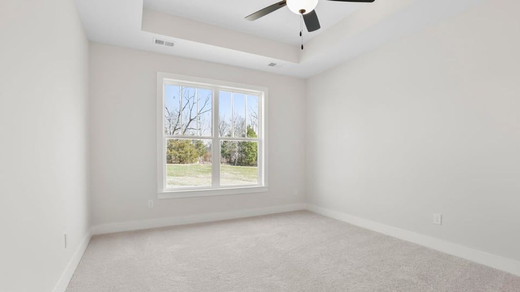 Spacious, unfurnished interior of a new home in Shadowood, Seneca (Image 26).
