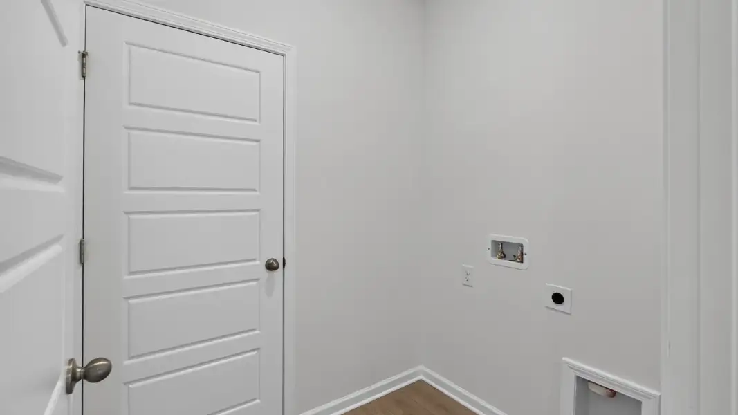 Spacious, unfurnished interior of a new home in Bridle Creek, Jacksonville (Image 28).