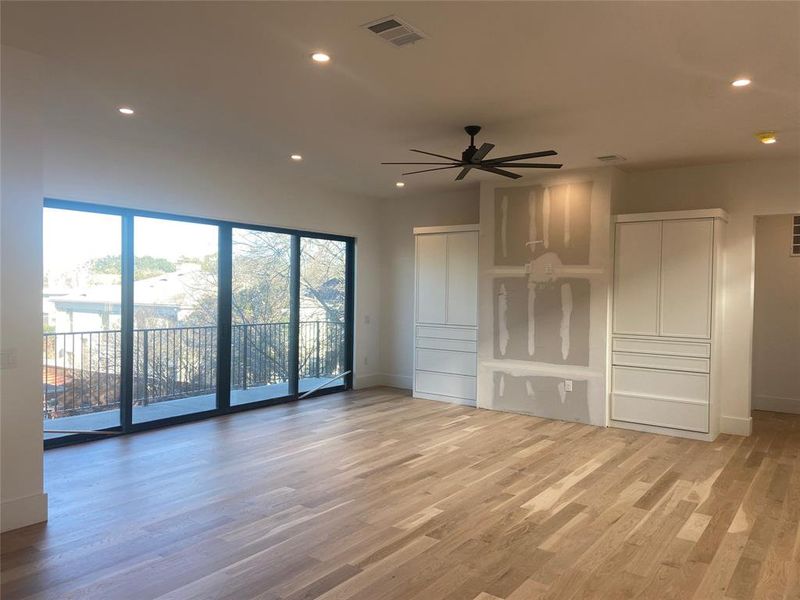 Spacious, unfurnished interior of a new home in , Dallas (Image 26).