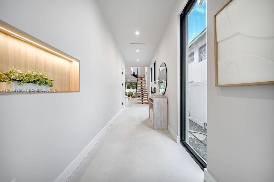 Furnished interior view inside a new home in , Fort Lauderdale (Image 57).