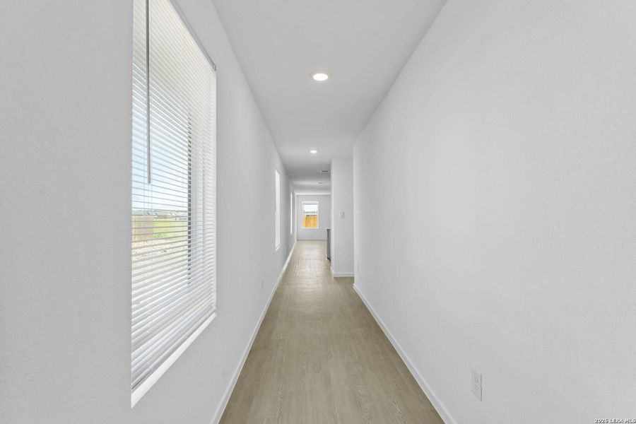 Spacious, unfurnished interior of a new home in Spring Grove, St. Hedwig (Image 15).