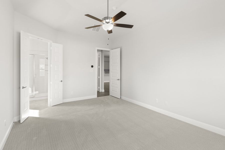 Representative unfurnished interior of a home built from the Glen Rose by Windsor Homes in Anna Town Square, Anna (Image 25).