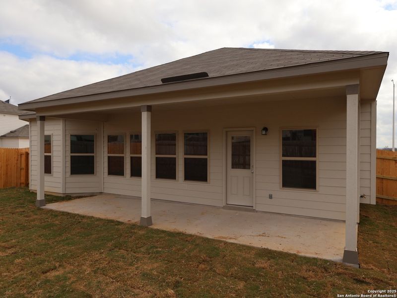 Exterior details and patio area of a home in Greenspoint Heights, Seguin (Image 4).