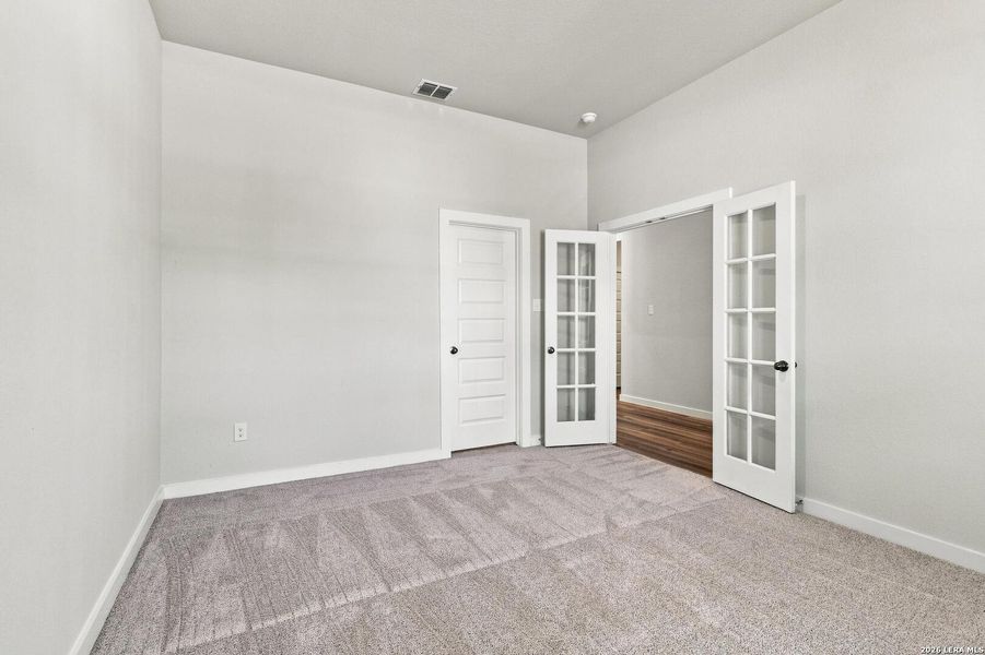 Spacious, unfurnished interior of a new home in Cordova Crossing, Seguin (Image 27).
