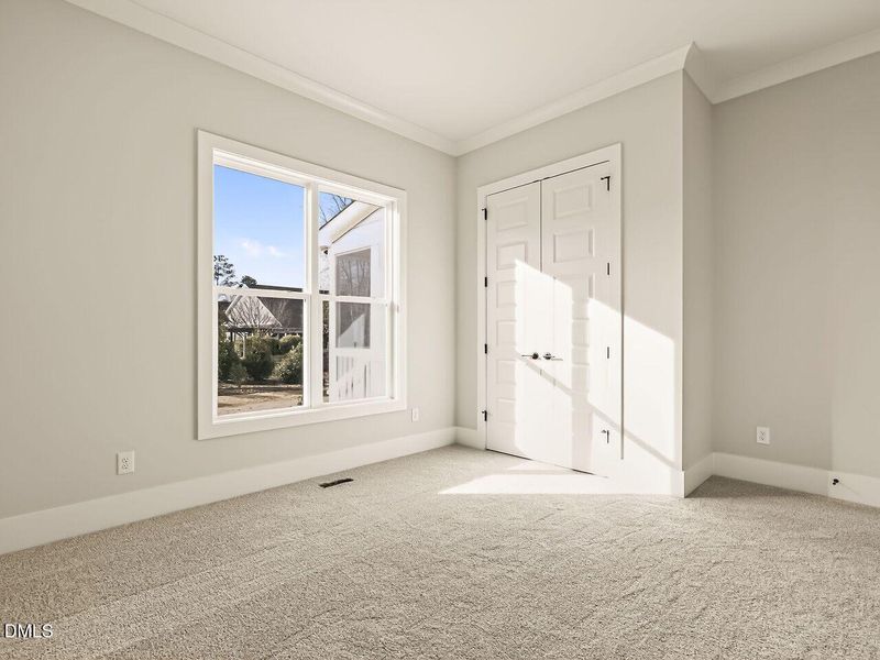 020-1280x960-bedroom