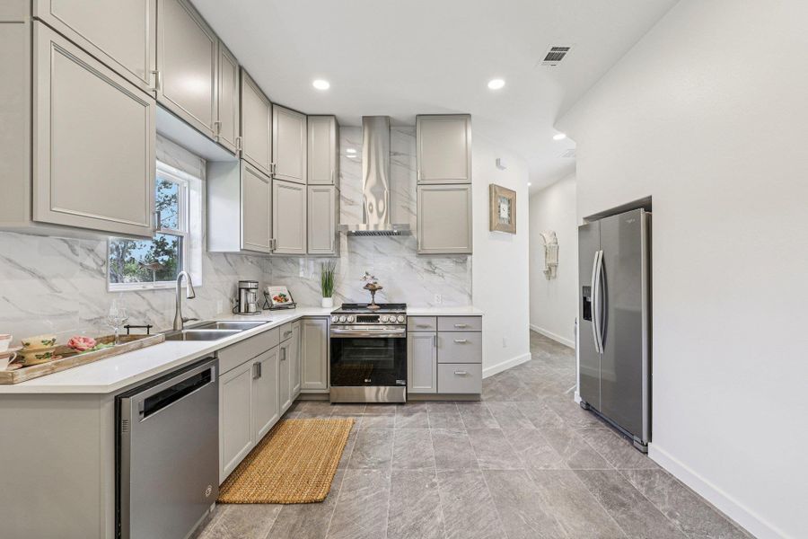 Furnished interior view inside a new home in , Wimberley (Image 9).