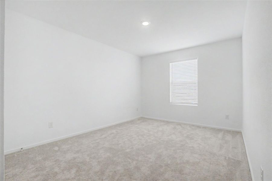Spacious, unfurnished interior of a new home in Sunterra, Katy (Image 26).