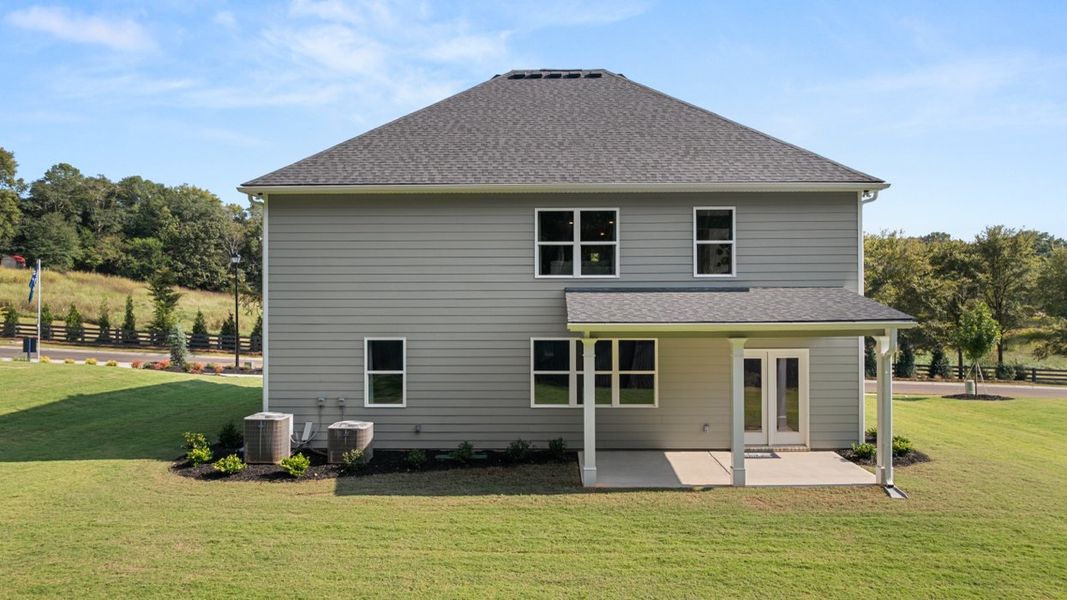 Image 80 representing the Halton by D.R. Horton in Jackson Landing, Jefferson, GA.