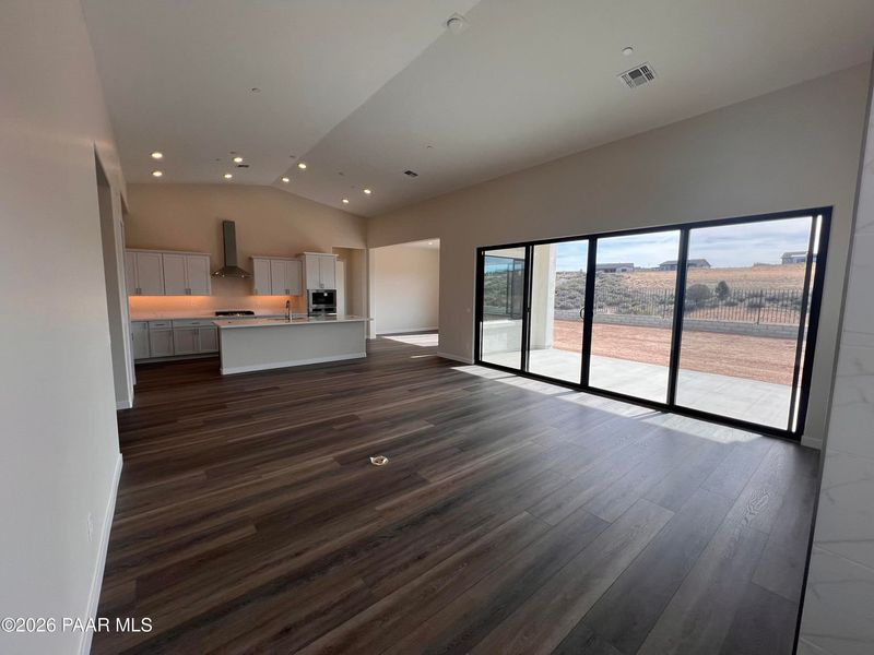 Spacious, unfurnished interior of a new home in Hidden Hills, Prescott (Image 19).
