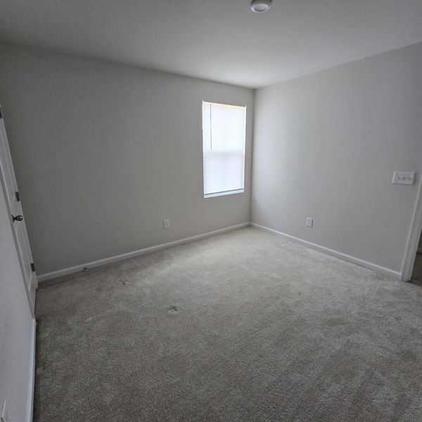 Spacious, unfurnished interior of a new home in , Greenville (Image 11).