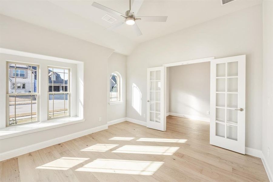 Spacious, unfurnished interior of a new home in Sunrise at Garden Valley, Waxahachie (Image 28).