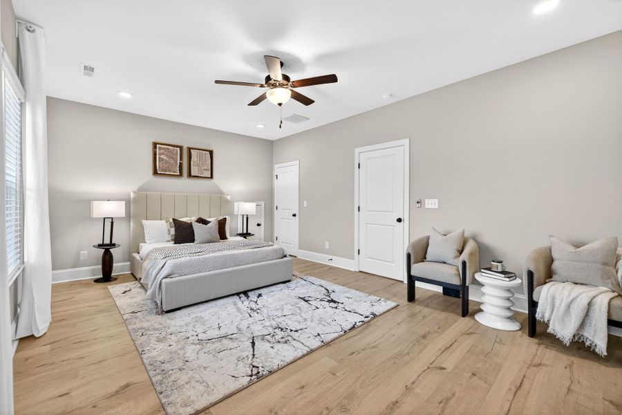 Furnished interior view inside a new home in Edgewater - Harbor Pointe, Lancaster (Image 24). Furnished interior view inside a new home in Edgewater - Harbor Pointe, Lancaster (Image 24).