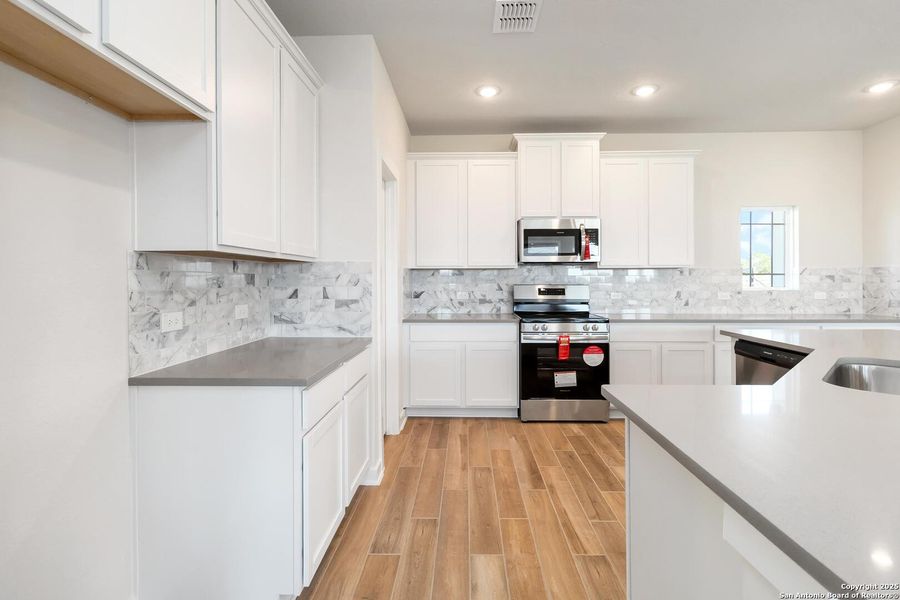 Furnished interior view inside a new home in Bonita Vista, Pleasanton (Image 6).