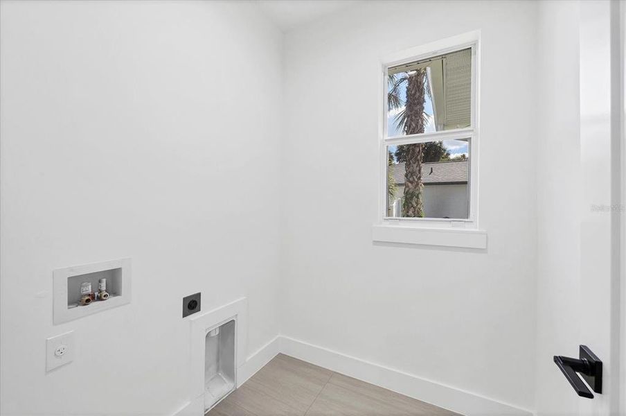 Spacious, unfurnished interior of a new home in , North Port (Image 19). Spacious, unfurnished interior of a new home in , North Port (Image 19).