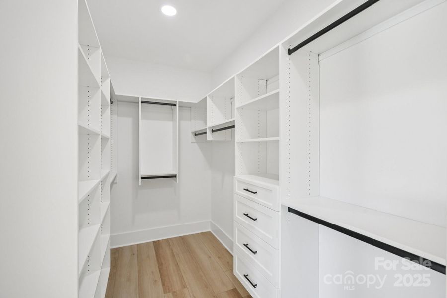 Image 41 of a home in .