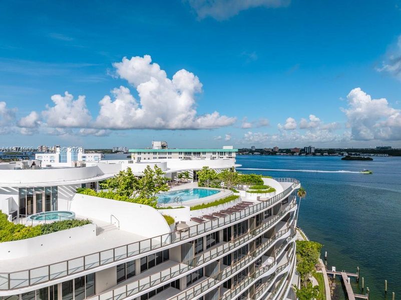 Condo located in Bay Harbor Islands, FL showcasing its design and architecture (Image 29).