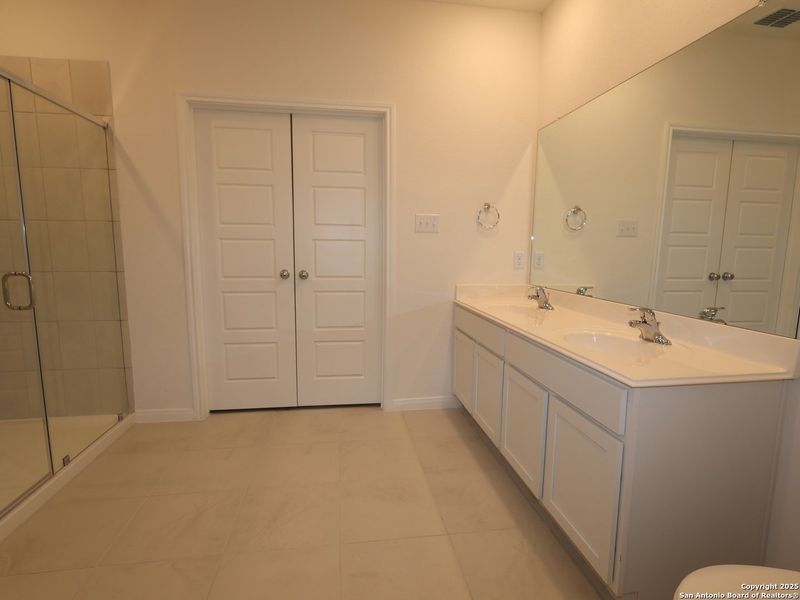 Furnished interior view inside a new home in Greenspoint Heights, Seguin (Image 8).