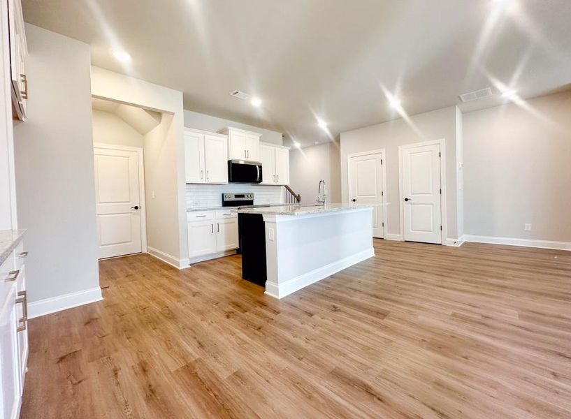Spacious, unfurnished interior of a new home in , Lawrenceville (Image 13).