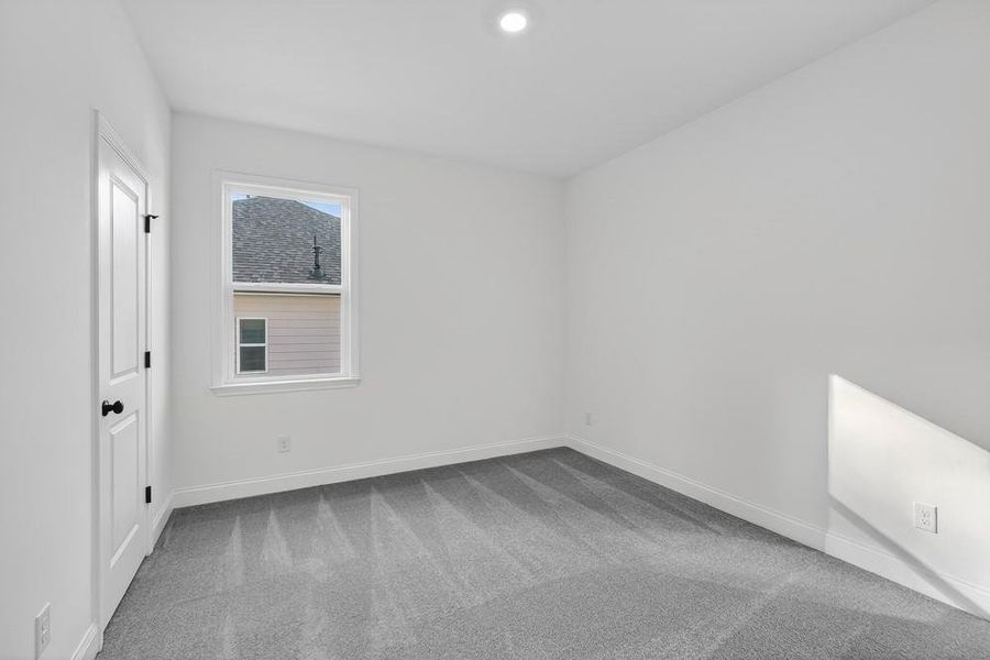 Spacious, unfurnished interior of a new home in Bailey Fence, Dacula (Image 20).