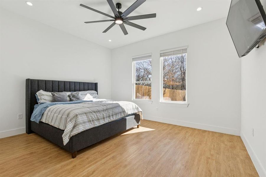 Furnished interior view inside a new home in , Dallas (Image 18).