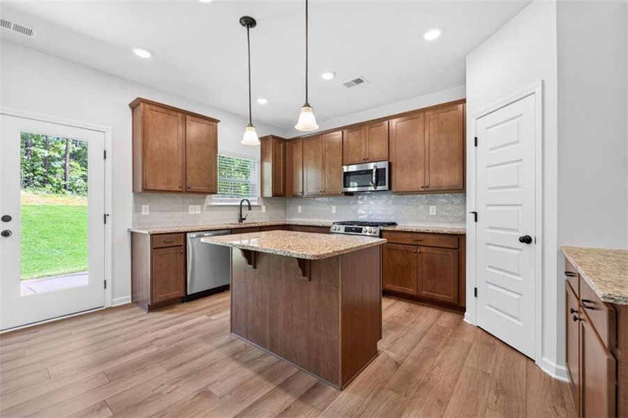 Furnished interior view inside a new home in Oakmont, Dallas (Image 6).