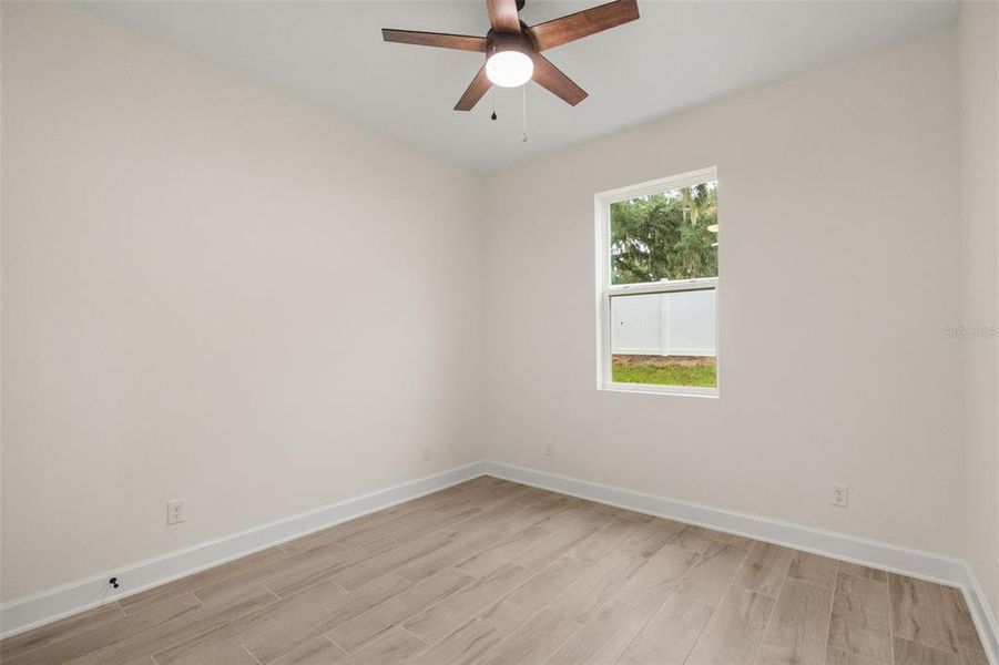 Spacious, unfurnished interior of a new home in , Mascotte (Image 23).
