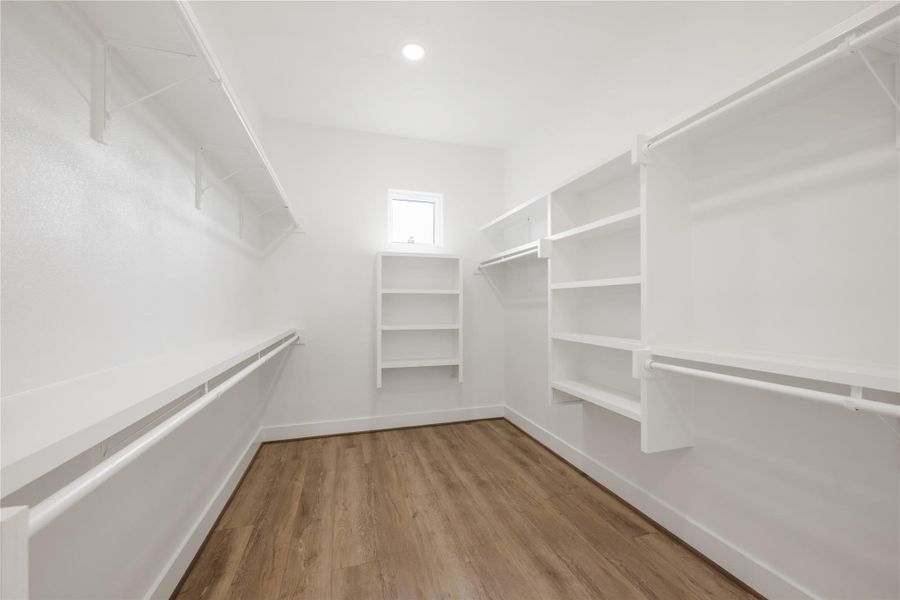 Spacious, unfurnished interior of a new home in , Smithville (Image 24).