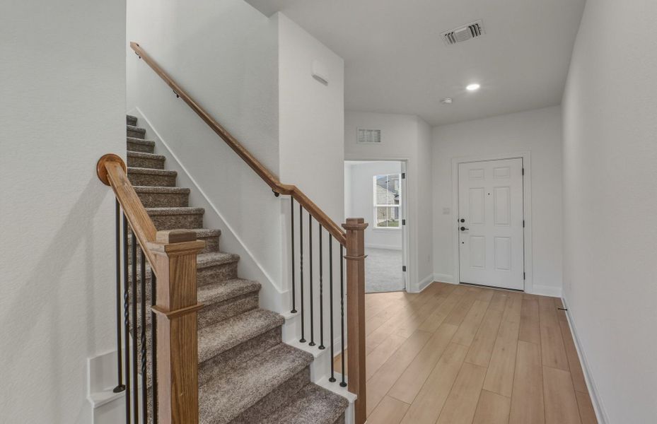 Spacious, unfurnished interior of a new home in Lagos, Manor (Image 16).