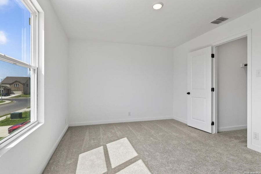 Spacious, unfurnished interior of a new home in Saddlebrook Ranch, Schertz (Image 25).