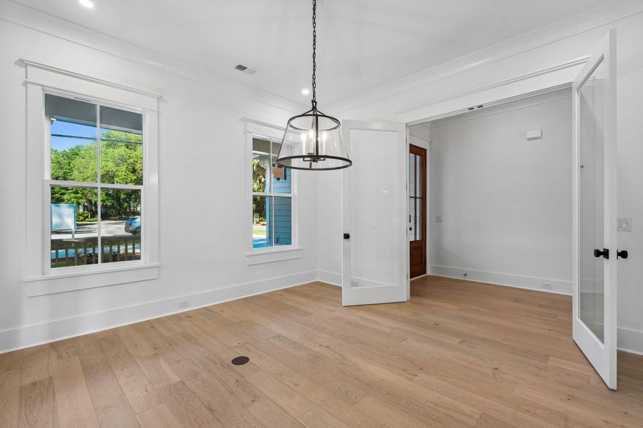 Spacious, unfurnished interior of a new home in , Mount Pleasant (Image 27).