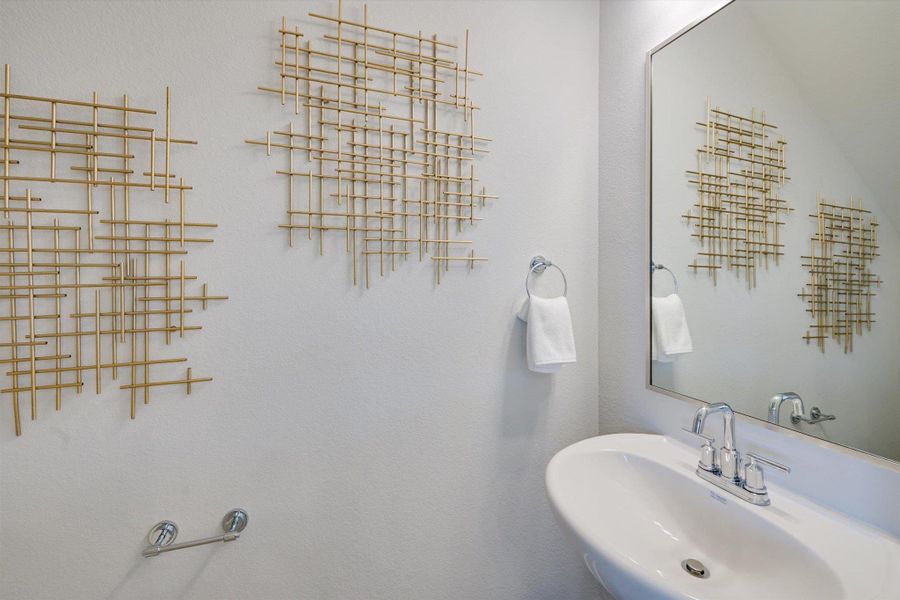 Powder Bathroom (Staged)