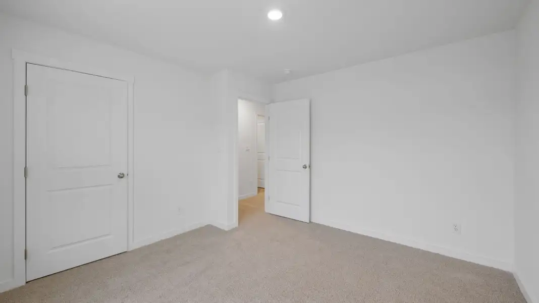 Spacious, unfurnished interior of a new home in Hawks Landing, Apison (Image 18).