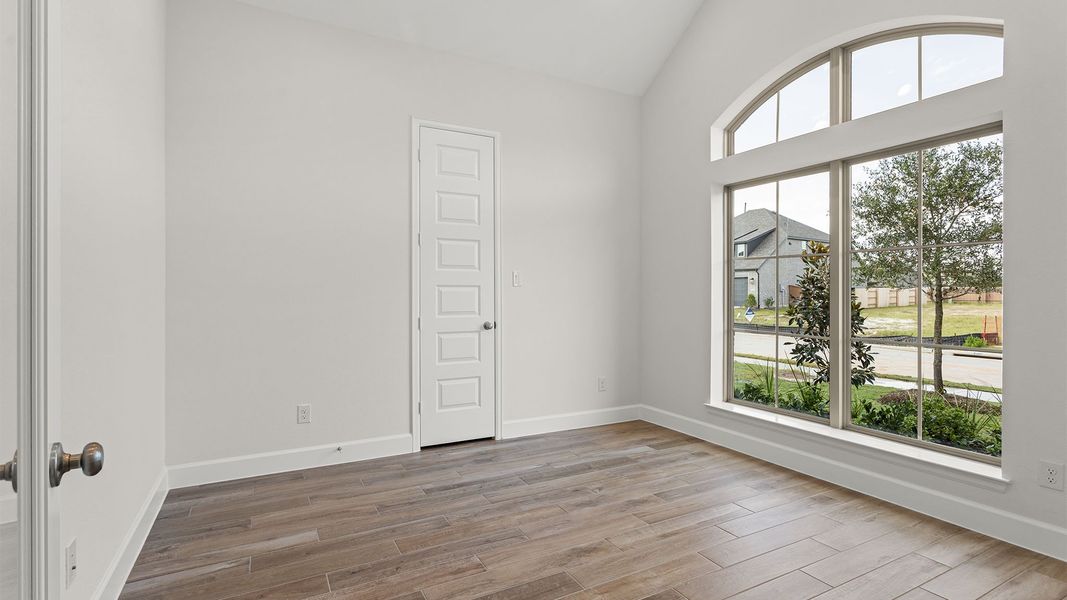 Spacious, unfurnished interior of a new home in Elyson, Katy (Image 24).