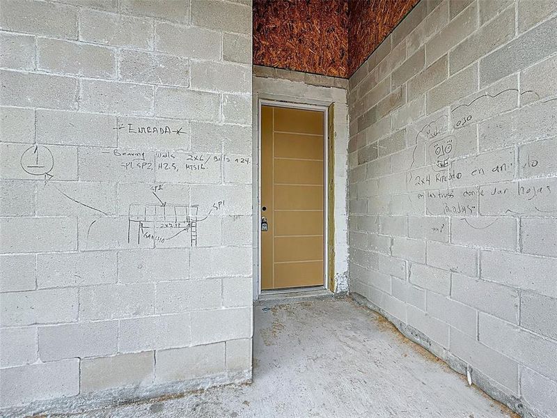 Exterior details and patio area of a home in , Spring Hill (Image 3).