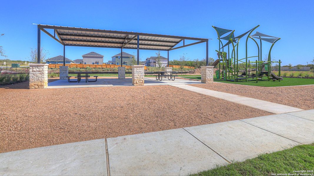 Community amenities in Ladera, Luling (Image 29).