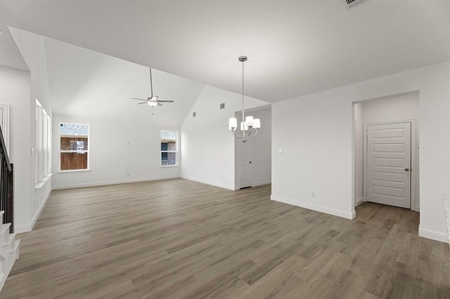 10_11. 510 Front Davis - Dining (2) Large