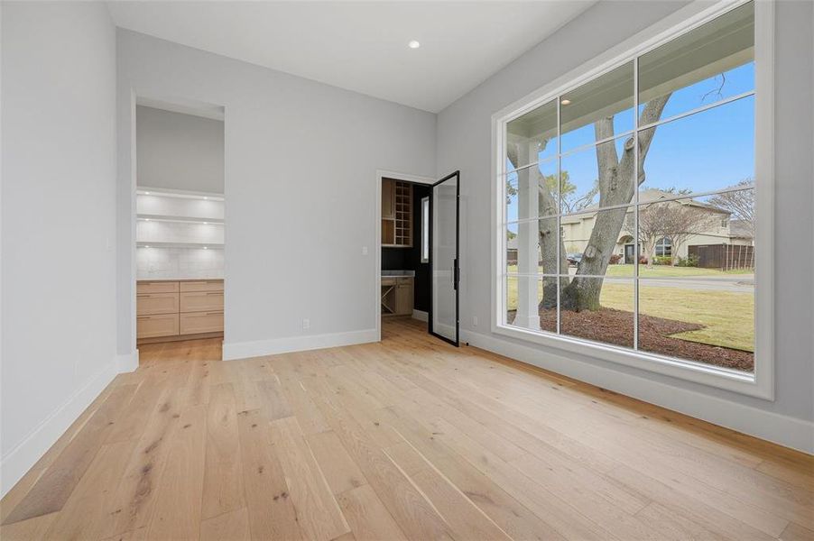 Spacious, unfurnished interior of a new home in , Dallas (Image 21).