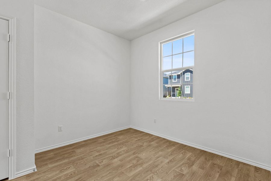 Spacious, unfurnished interior of a new home in Valverde, Bastrop (Image 24).